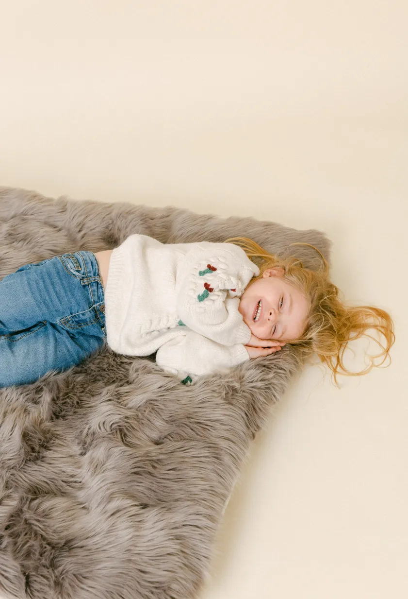 E & E Teepee: Grey Luxury Shag Mattress