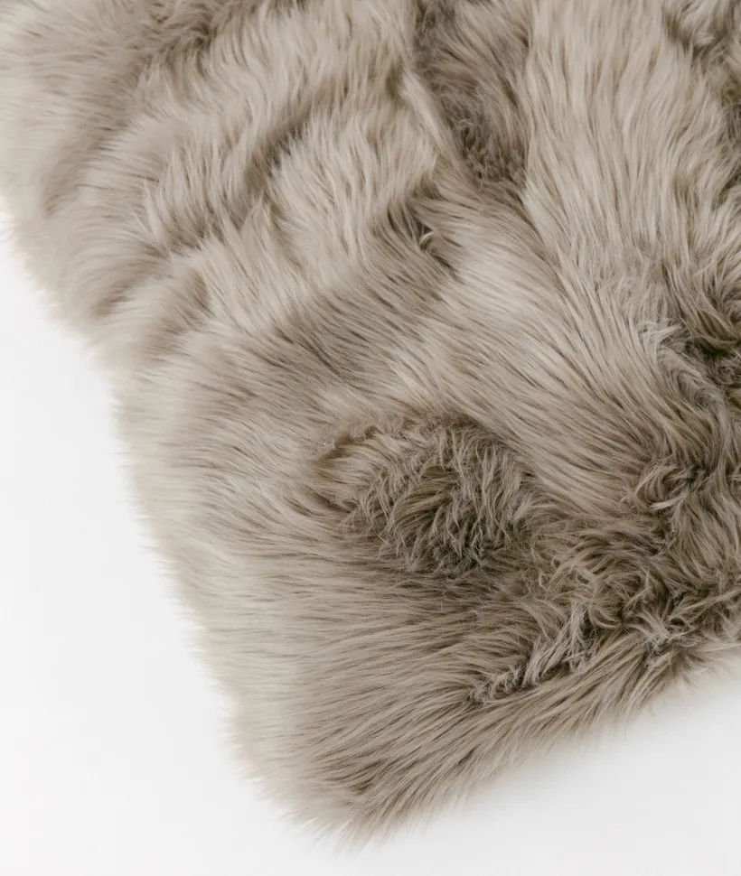 E & E Teepee: Grey Luxury Shag Mattress