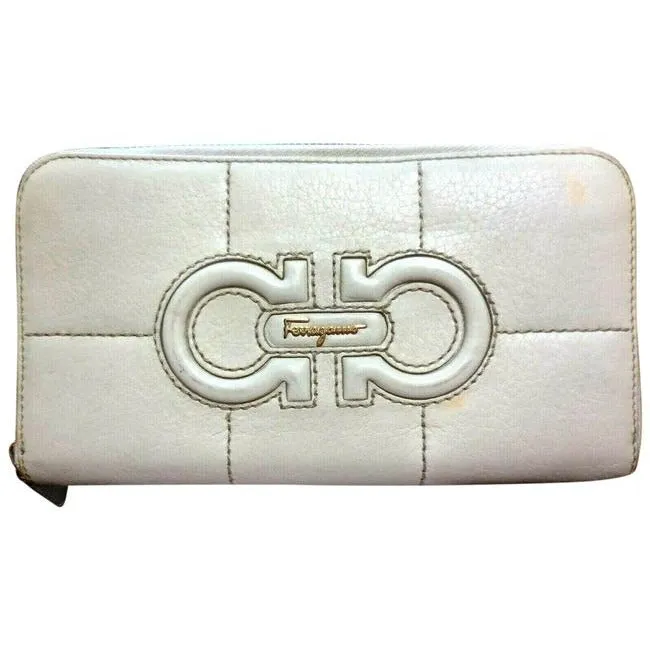 Ferragamo White Leather XL Wallet w Brown Contrast Stitching & Quilted Double Gancini Accent