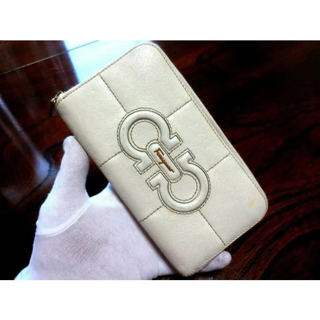 Ferragamo White Leather XL Wallet w Brown Contrast Stitching & Quilted Double Gancini Accent