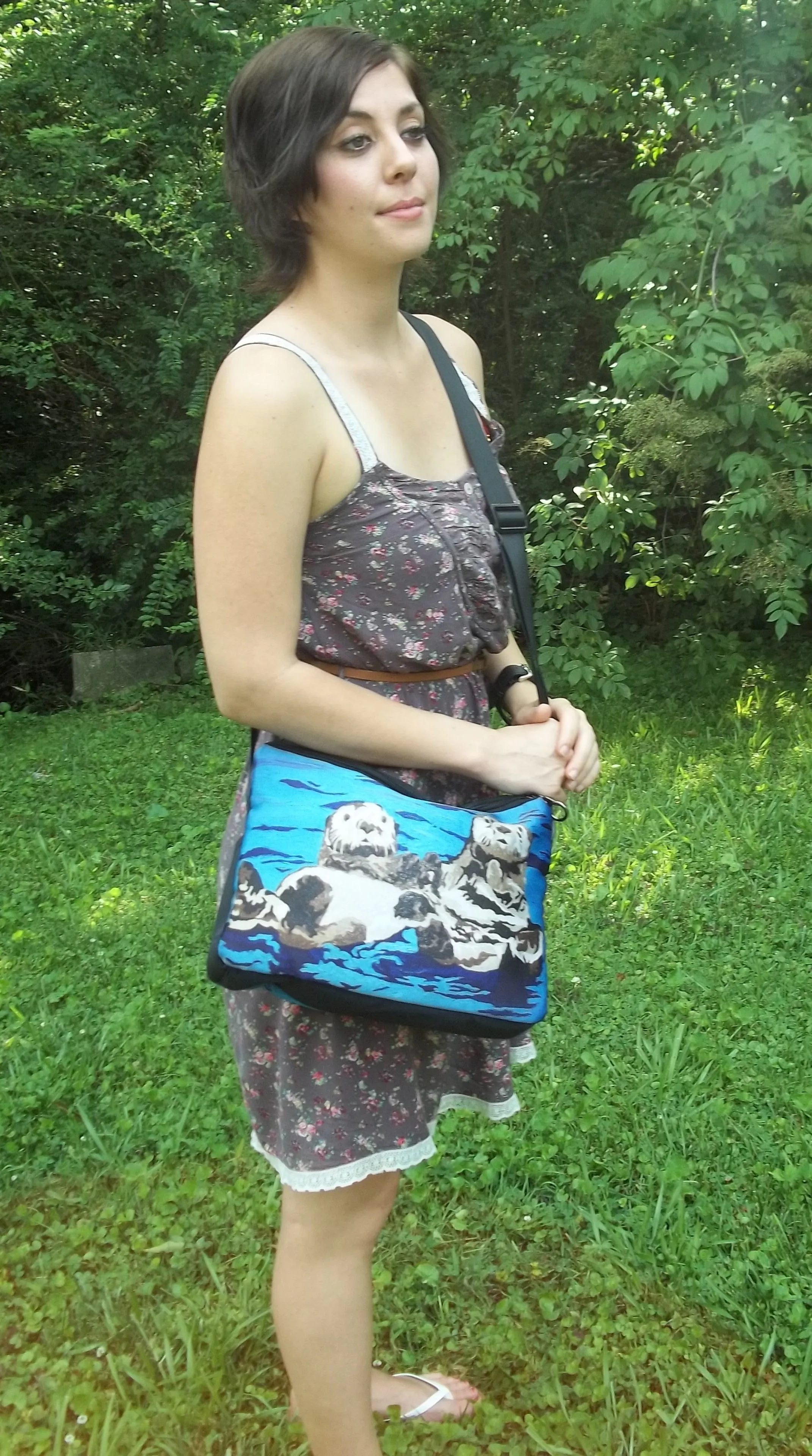 Lioness Signature Messenger Bag - Curiosity