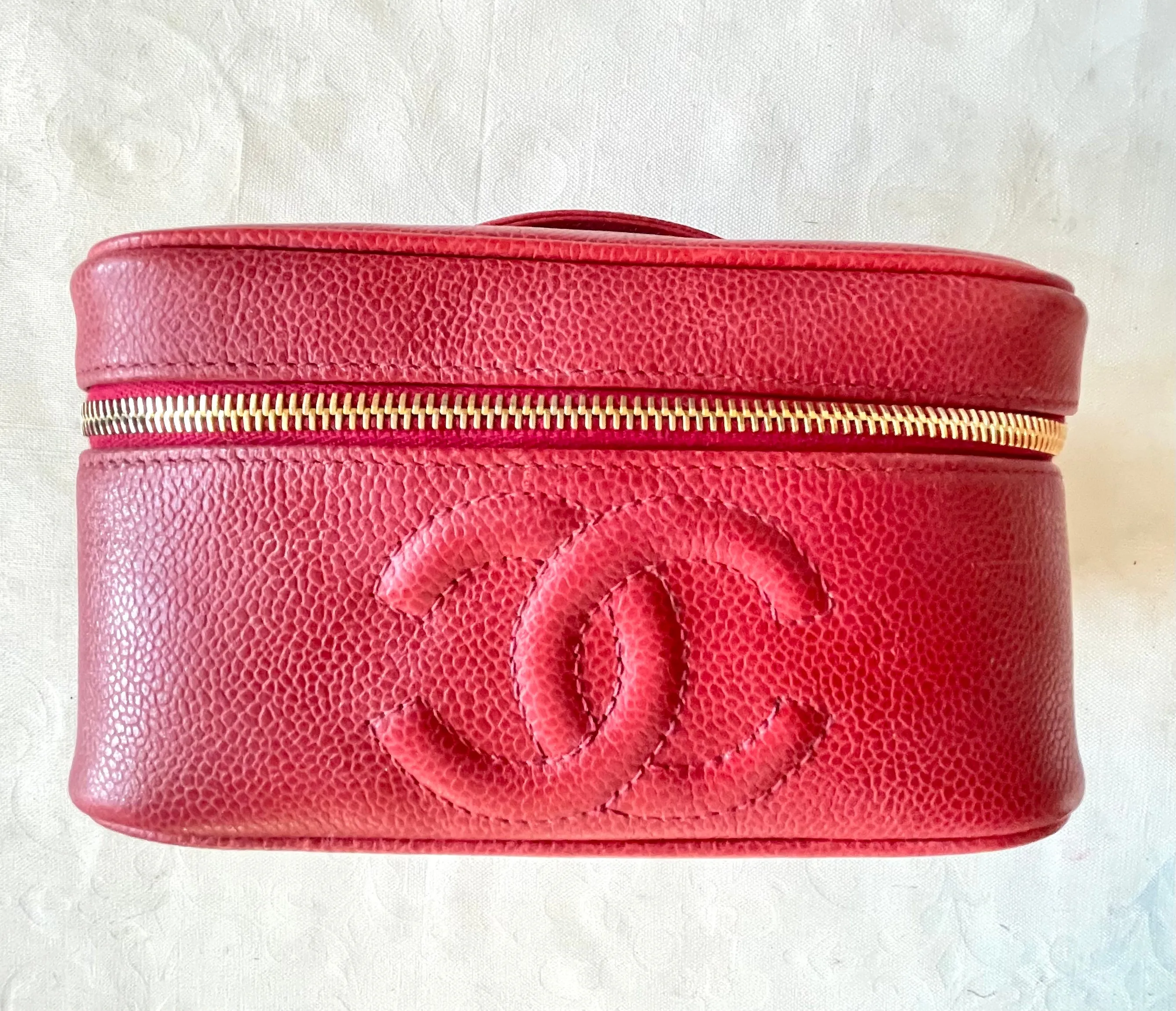 Vintage CHANEL lipstick red caviar leather cosmetic and toiletry pouch, makeup case bag. Very chic vanity purse. Must have. 0411112