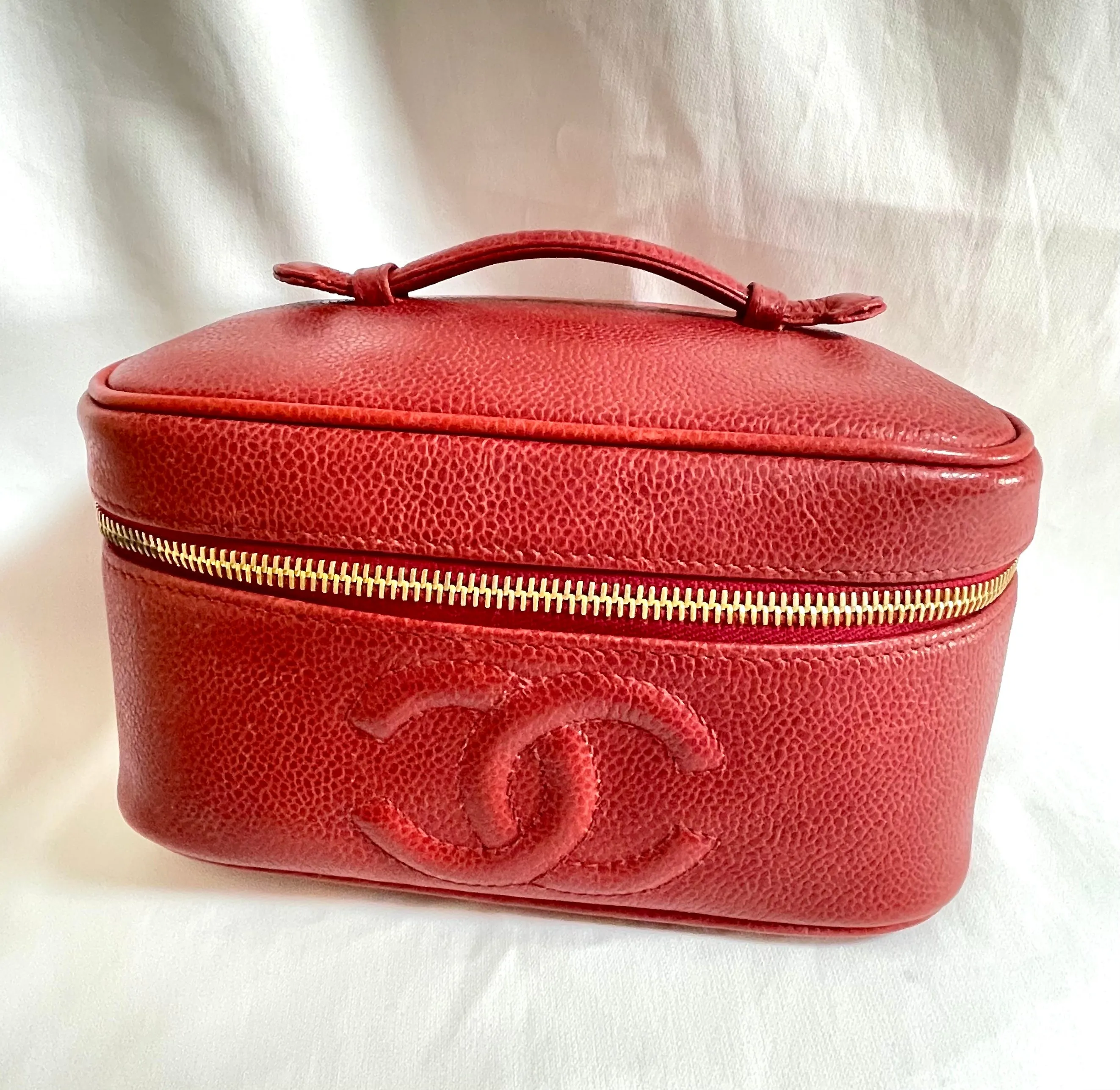 Vintage CHANEL lipstick red caviar leather cosmetic and toiletry pouch, makeup case bag. Very chic vanity purse. Must have. 0411112